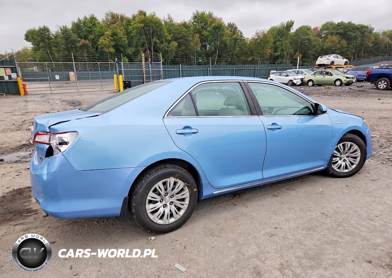 2013 Toyota Camry Hybrid Le VIN:4T1BD1FK1DU077871 - 3