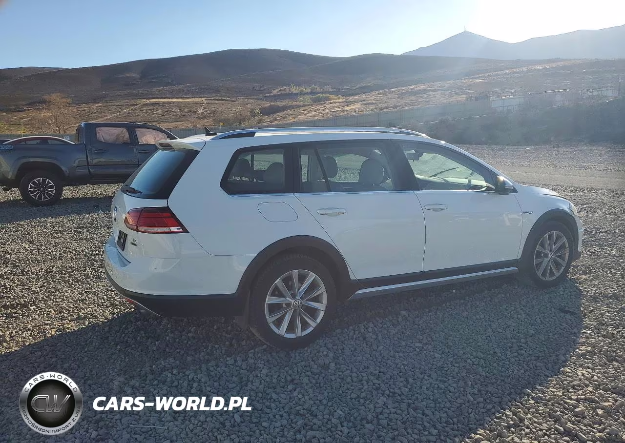 2018 Volkswagen Golf Alltrack S VIN:3VWH17AU7JM759850 - 3