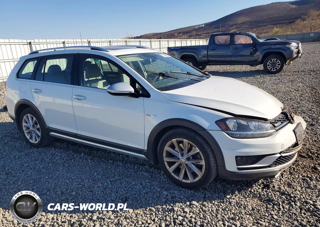 2018 Volkswagen Golf Alltrack S VIN:3VWH17AU7JM759850 - 4
