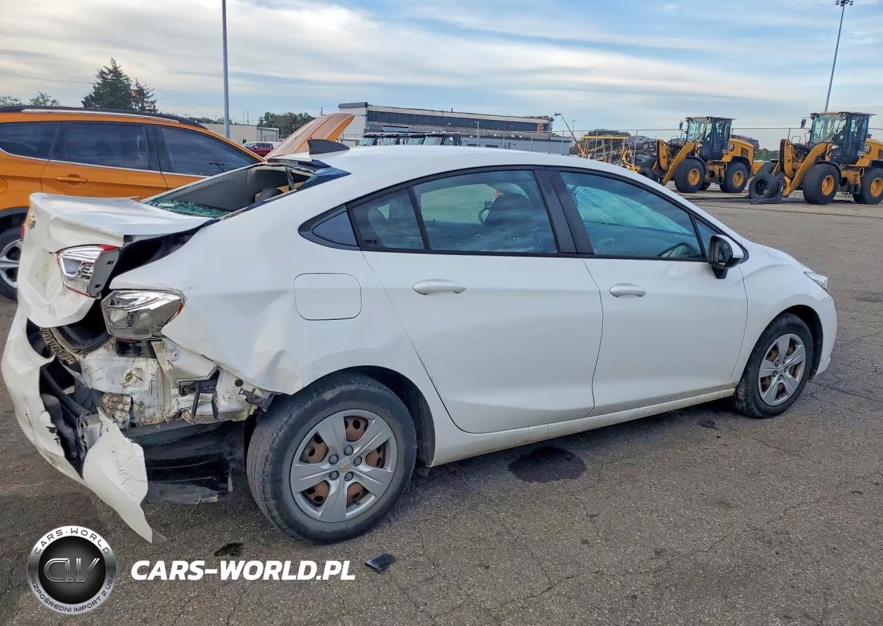 2017 Chevrolet Cruze VIN:3G1BC5SM9HS564532 - 3
