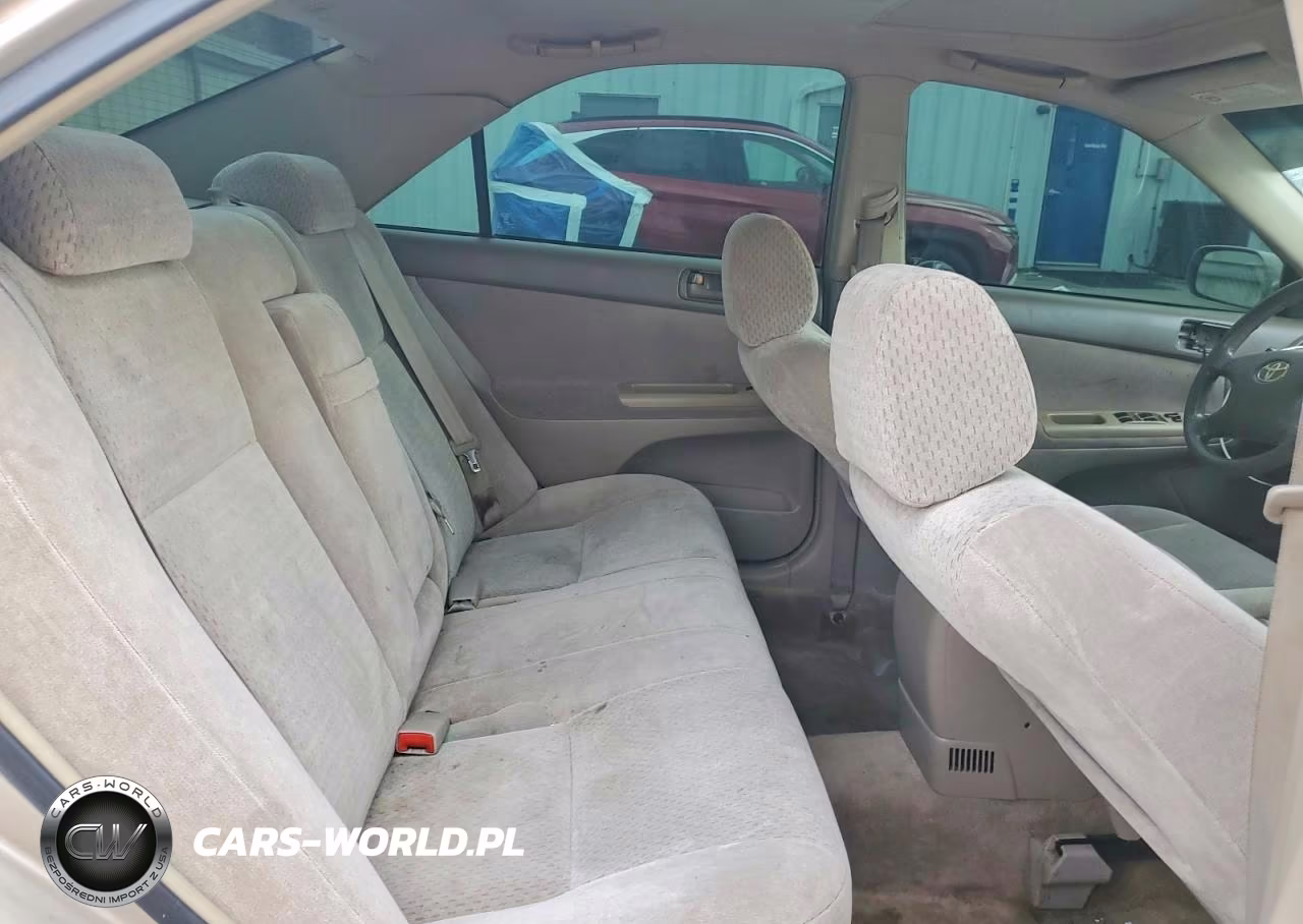 2003 Toyota Camry Le VIN:4T1BE32K83U159660 - 10