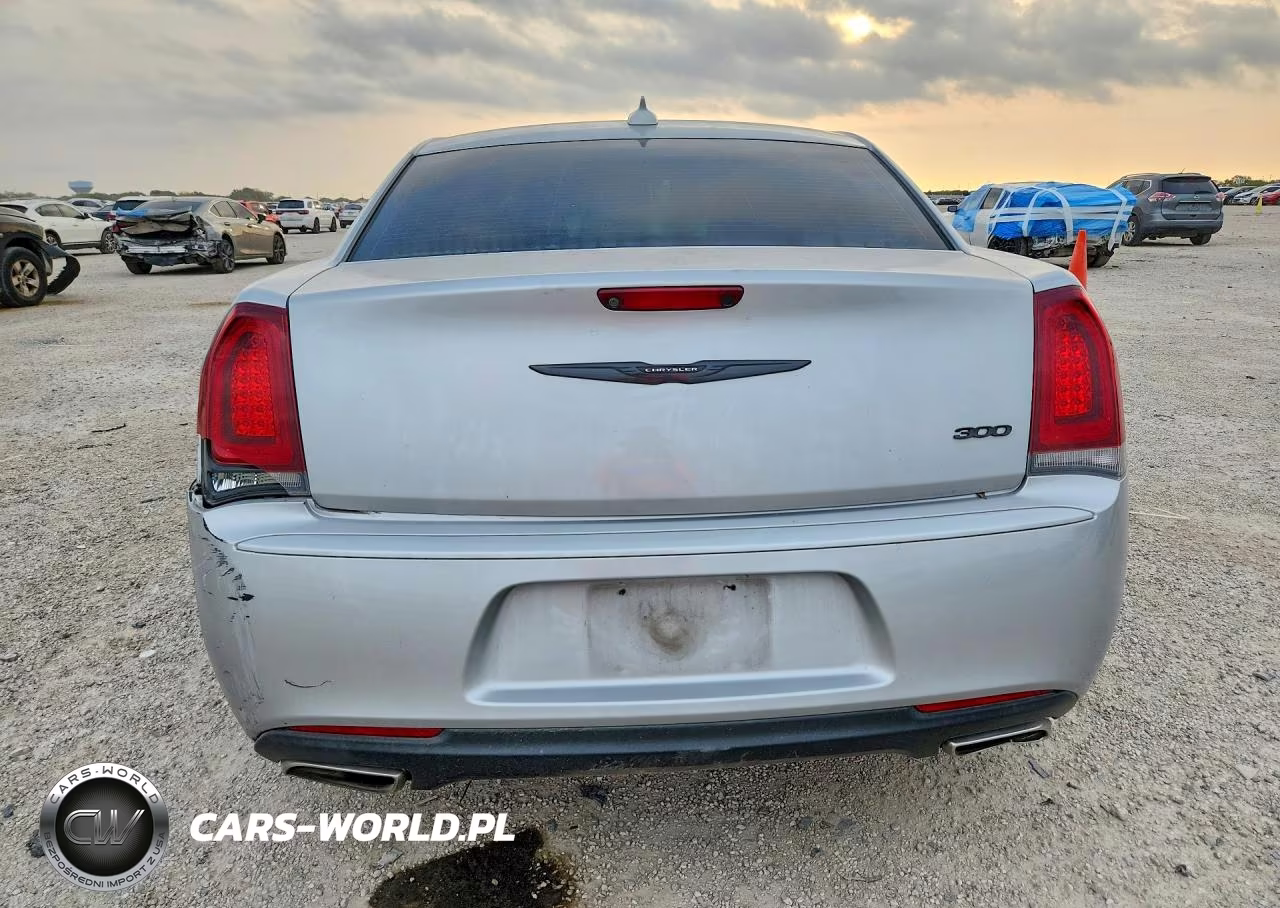 2021 Chrysler 300 Touring VIN:2C3CCAAG9MH512075 - 6