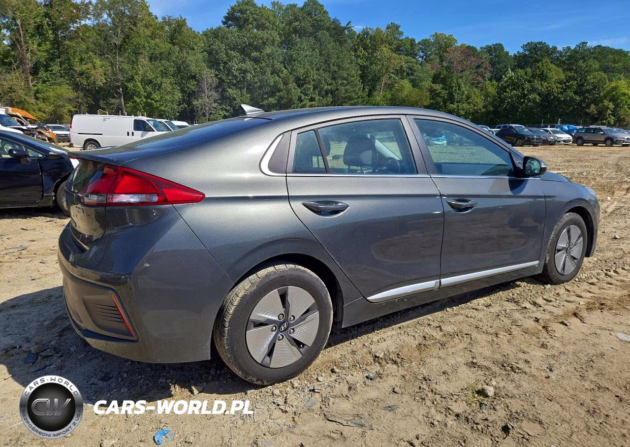 2022 Hyundai Ioniq Se VIN:KMHC75LCXNU268514 - 3