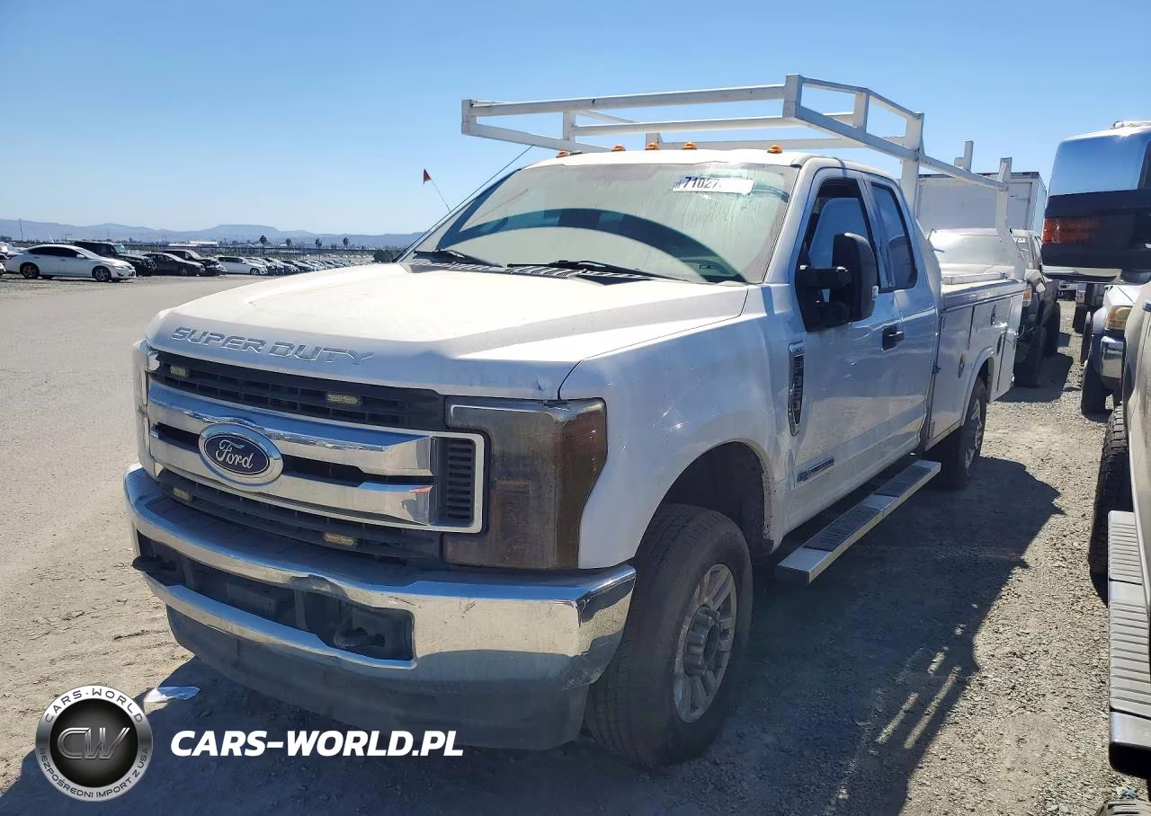 2018 Ford F350 Super Duty VIN:1FD8X3FT4JEB52221 - 1