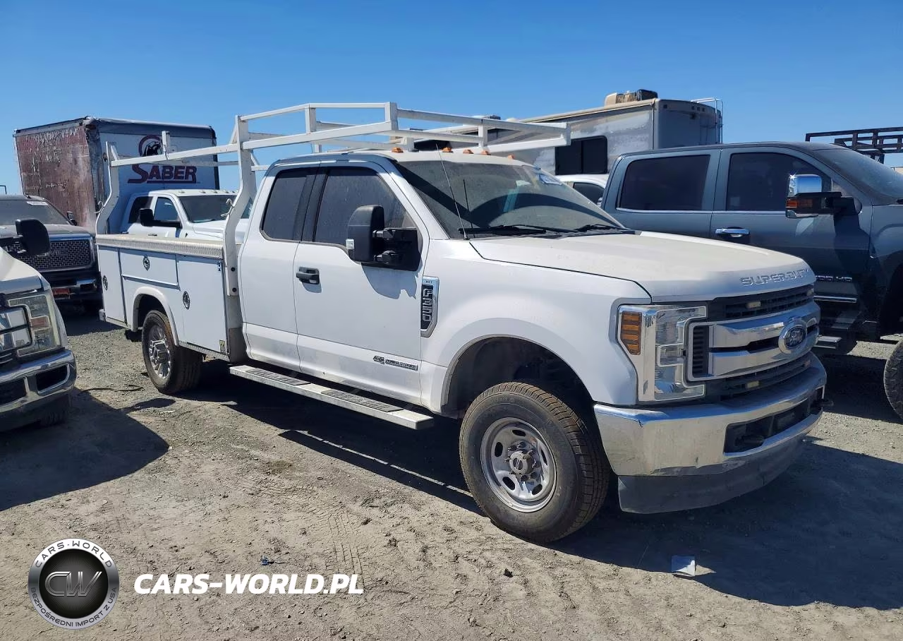 2018 Ford F350 Super Duty VIN:1FD8X3FT4JEB52221 - 4