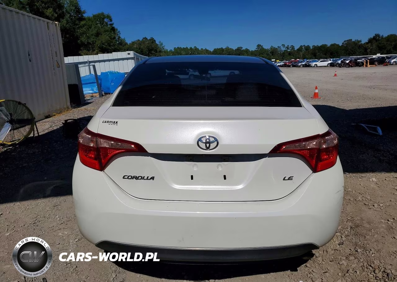 2018 Toyota Corolla Le VIN:5YFBURHE6JP806837 - 6