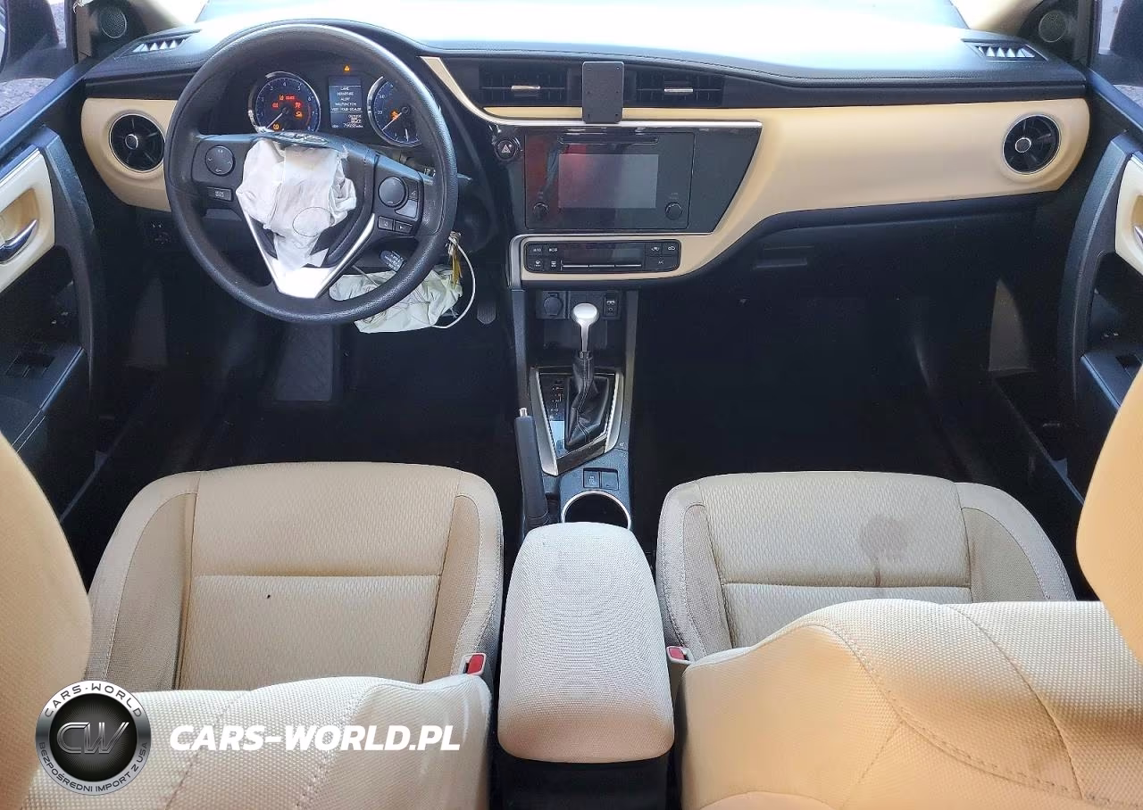 2018 Toyota Corolla Le VIN:5YFBURHE6JP806837 - 8