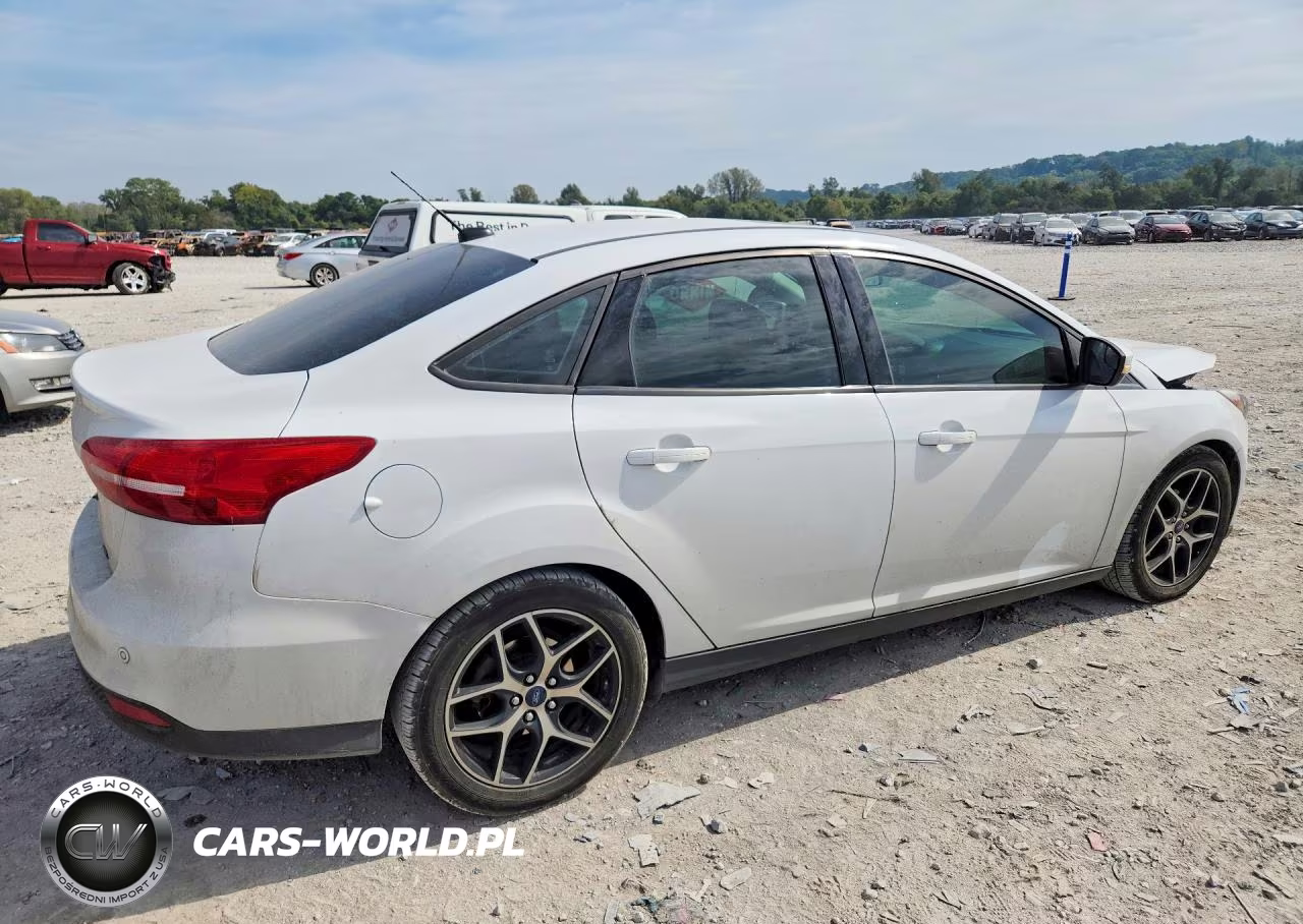2018 Ford Focus Sel VIN:1FADP3H27JL223498 - 3