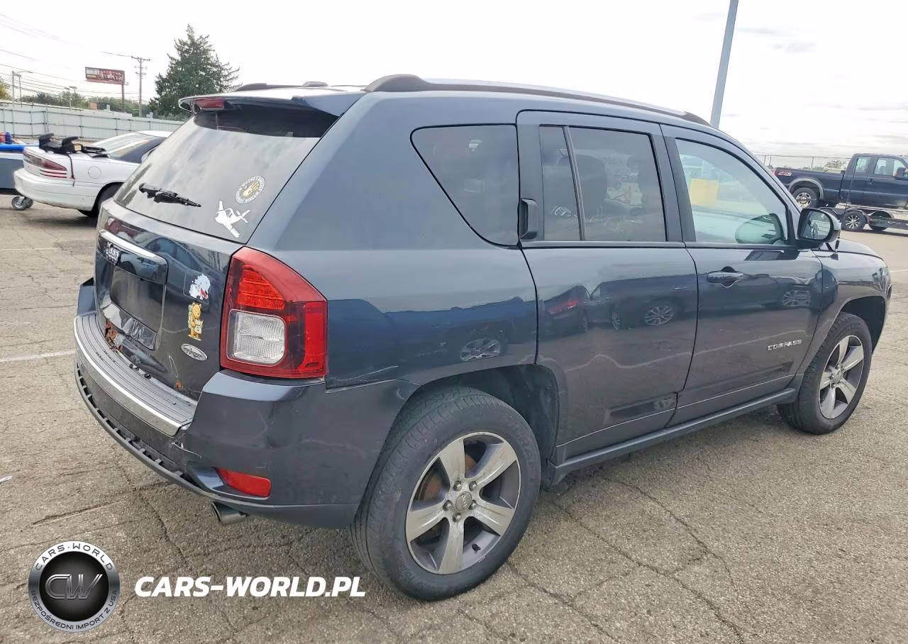 2016 Jeep Compass Latitude VIN:1C4NJCEA7GD590089 - 3