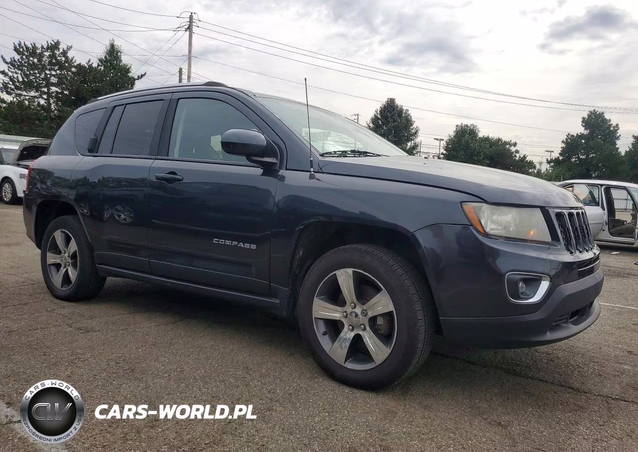 2016 Jeep Compass Latitude VIN:1C4NJCEA7GD590089 - 4