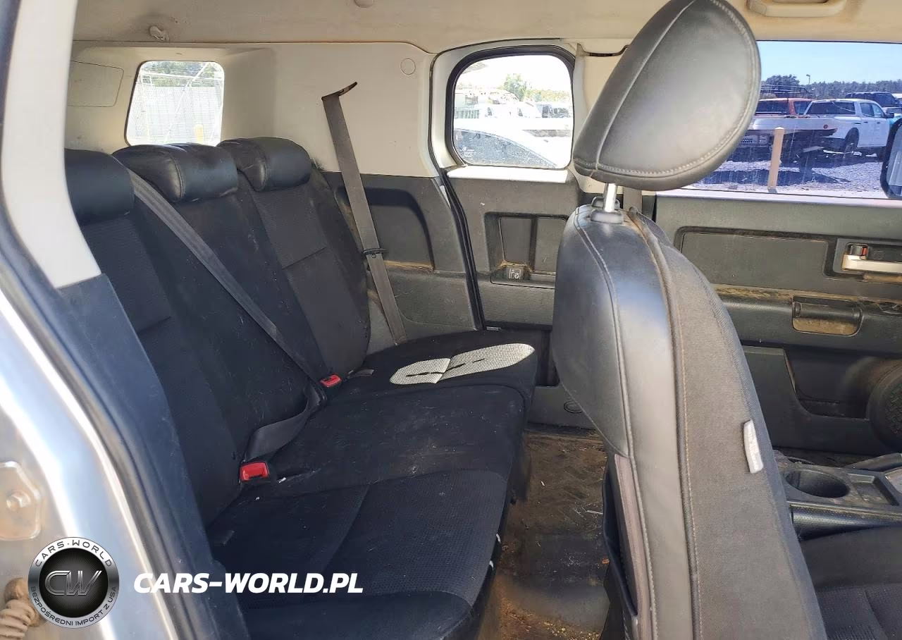 2007 Toyota Fj Cruiser Base VIN:JTEZU11F270013696 - 10