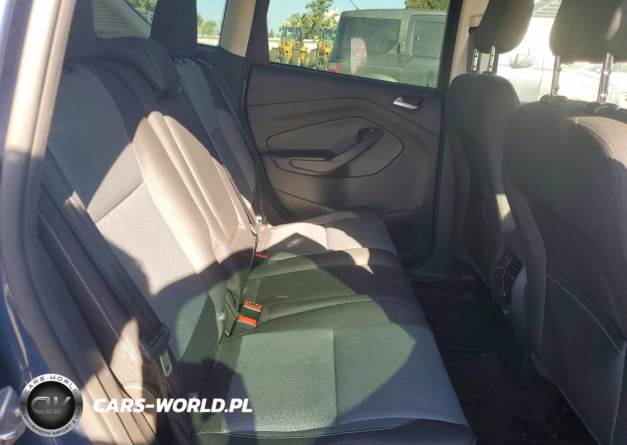 2018 Ford C-Max Se VIN:1FADP5AUXJL100592 - 10