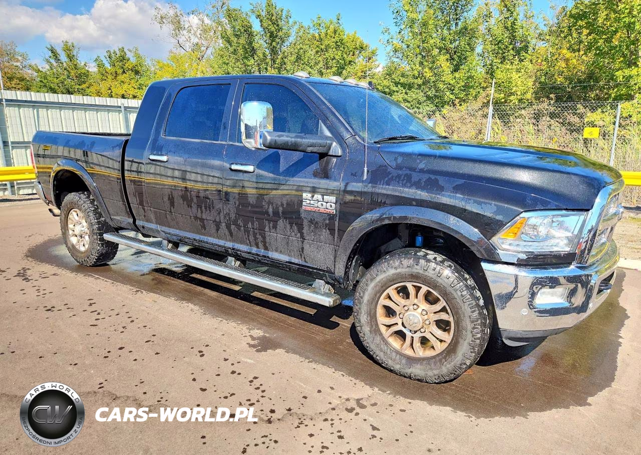 2018 Ram 2500 Laramie VIN:3C6UR5NL6JG343553 - 4