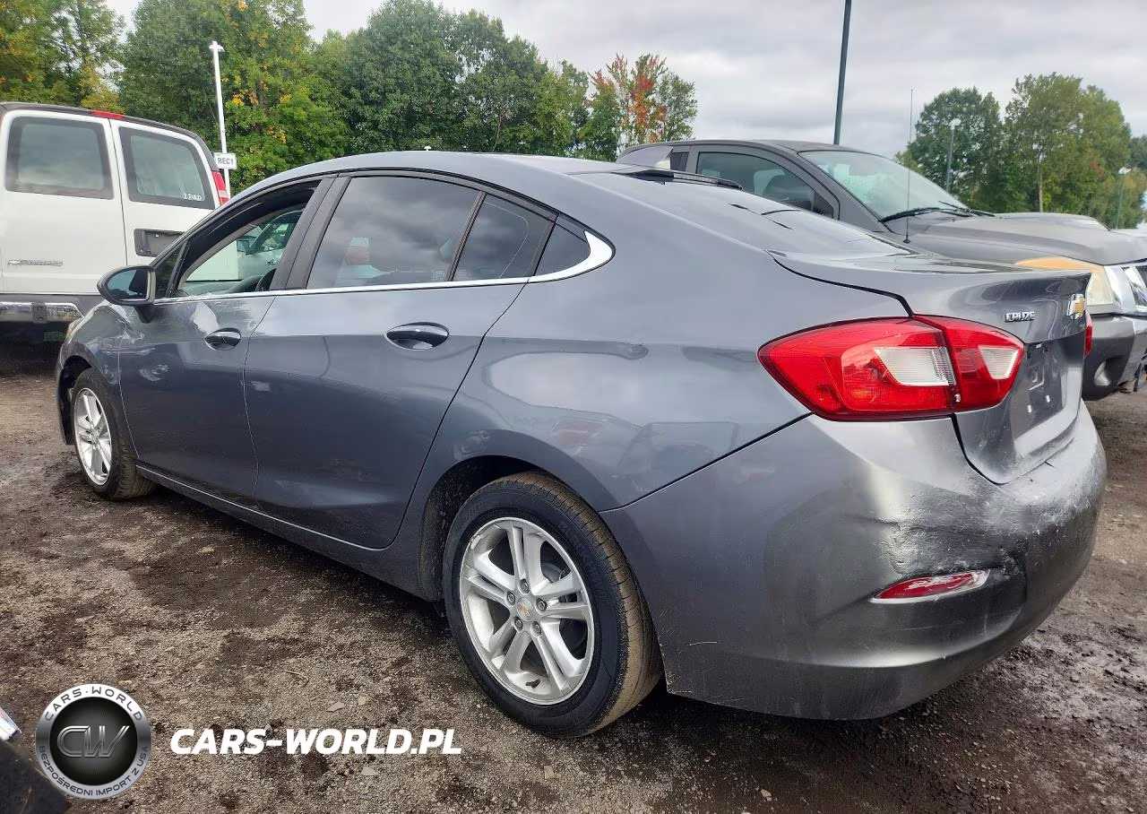 2018 Chevrolet Cruze Lt VIN:1G1BE5SM1J7128370 - 2