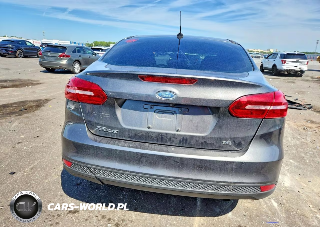 2017 Ford Focus Se VIN:1FADP3F24HL252051 - 6