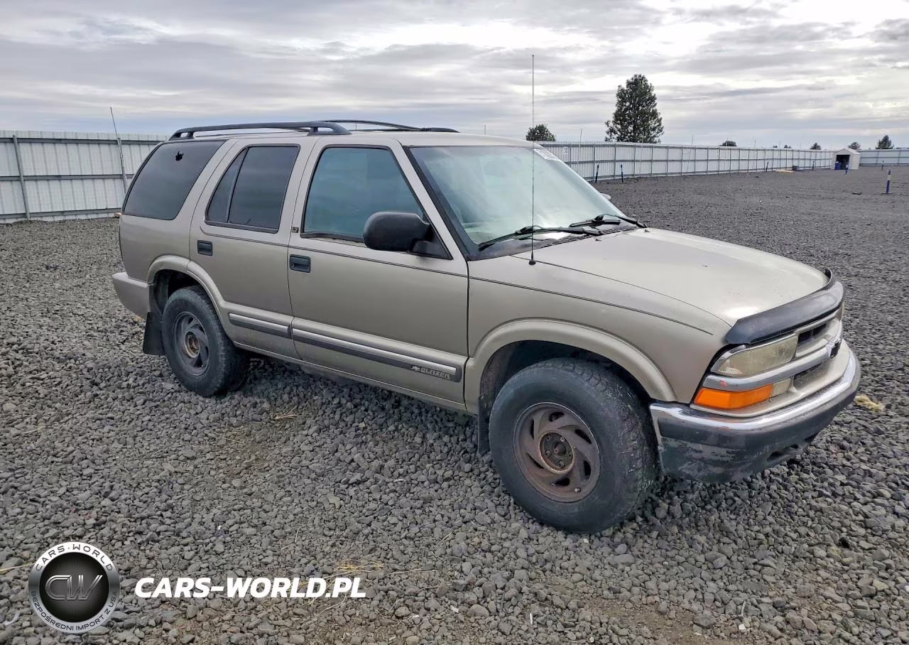 2001 Chevrolet Blazer VIN:1GNDT13W112224616 - 4