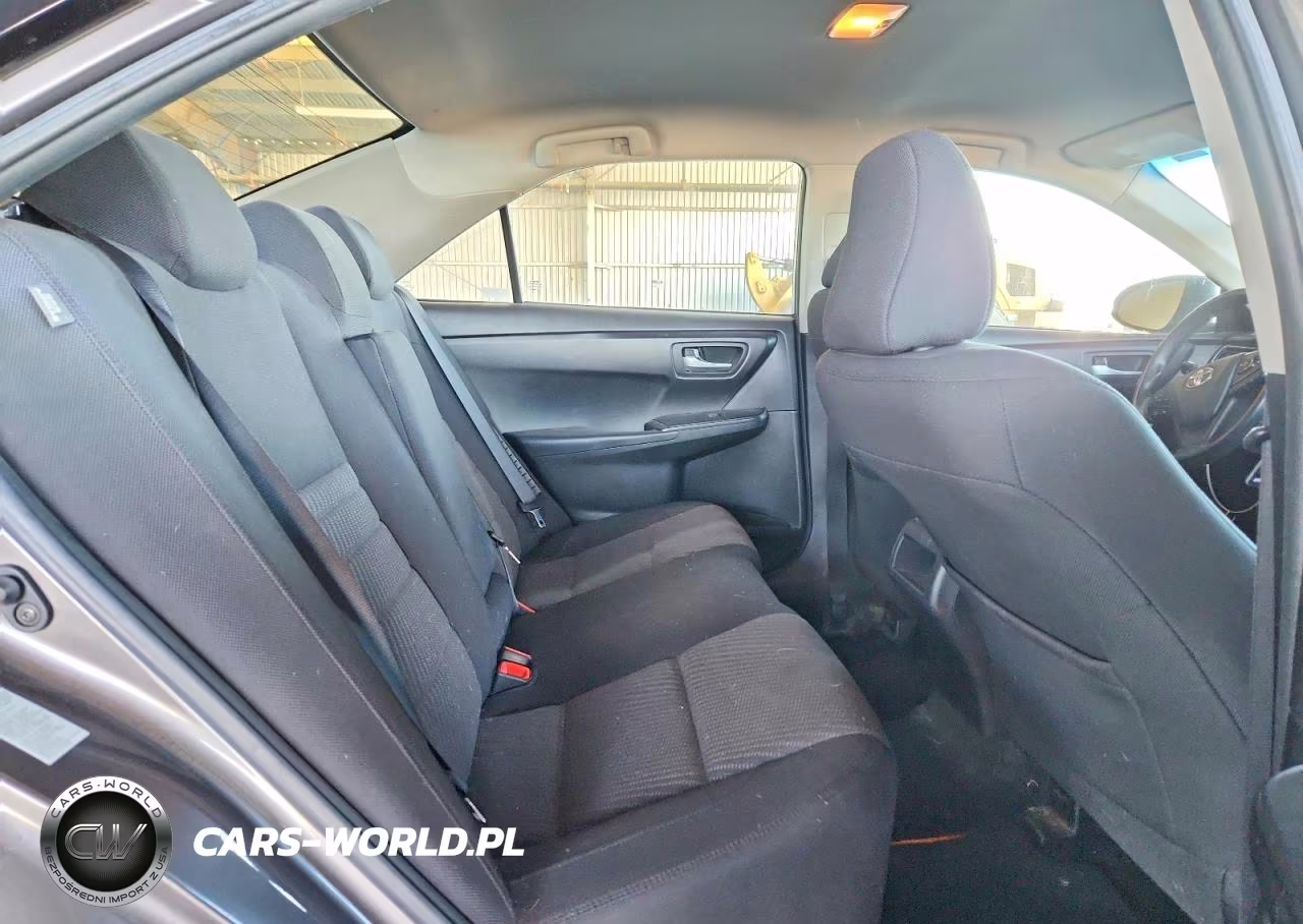 2016 Toyota Camry Hybrid Le VIN:4T1BD1FK9GU196238 - 10