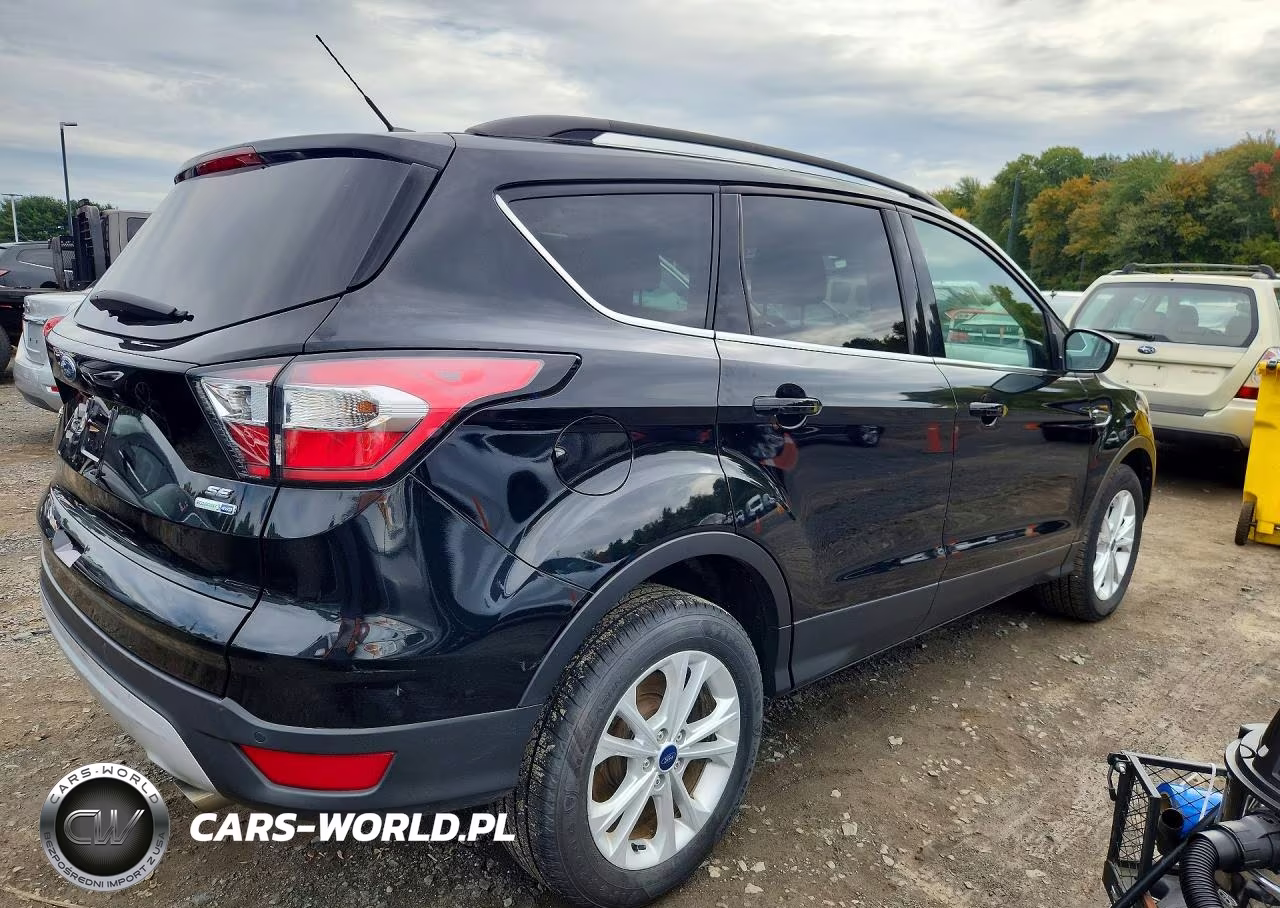 2017 Ford Escape Se VIN:1FMCU9G93HUB55524 - 3