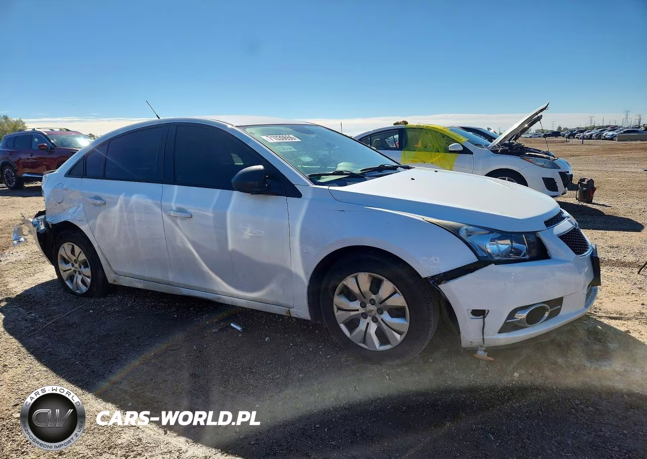 2014 Chevrolet Cruze Ls VIN:1G1PA5SH3E7469134 - 4
