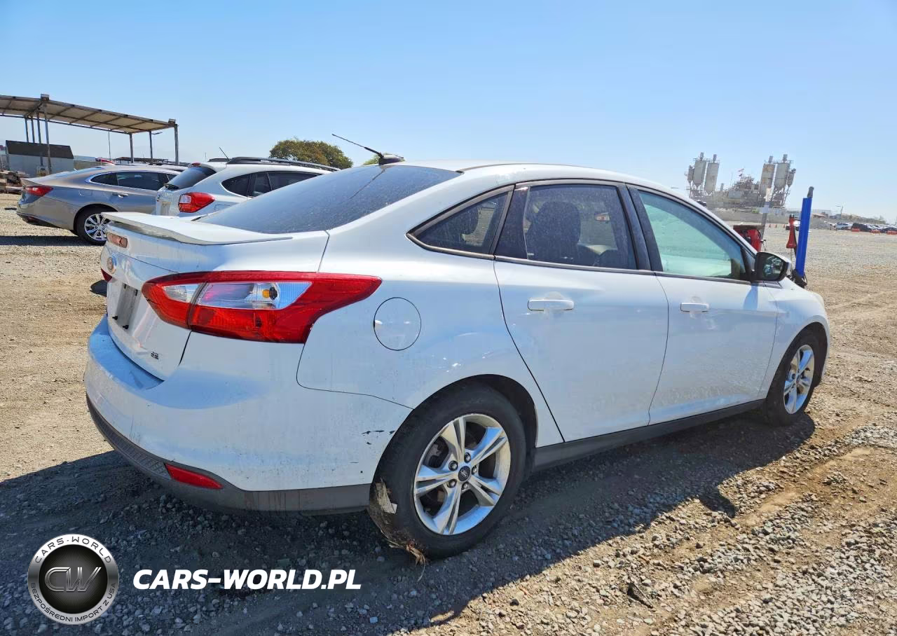 2012 Ford Focus Se VIN:1FAHP3F2XCL467928 - 3