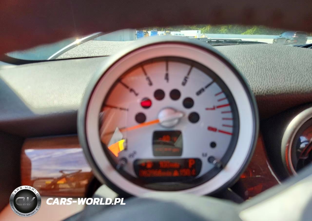 2008 Mini Cooper VIN:WMWMF33588TT67714 - 10