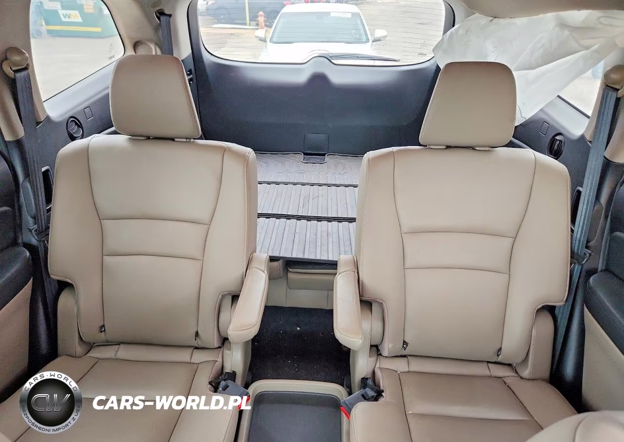 2019 Honda Pilot Touring VIN:5FNYF5H62KB001839 - 10