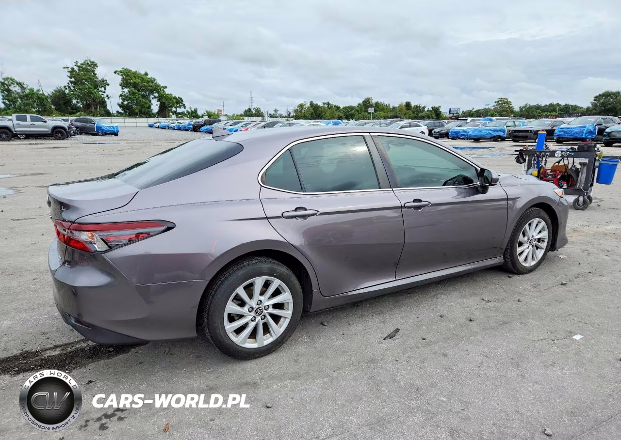 2021 Toyota Camry Le VIN:4T1C11AK0MU615948 - 3