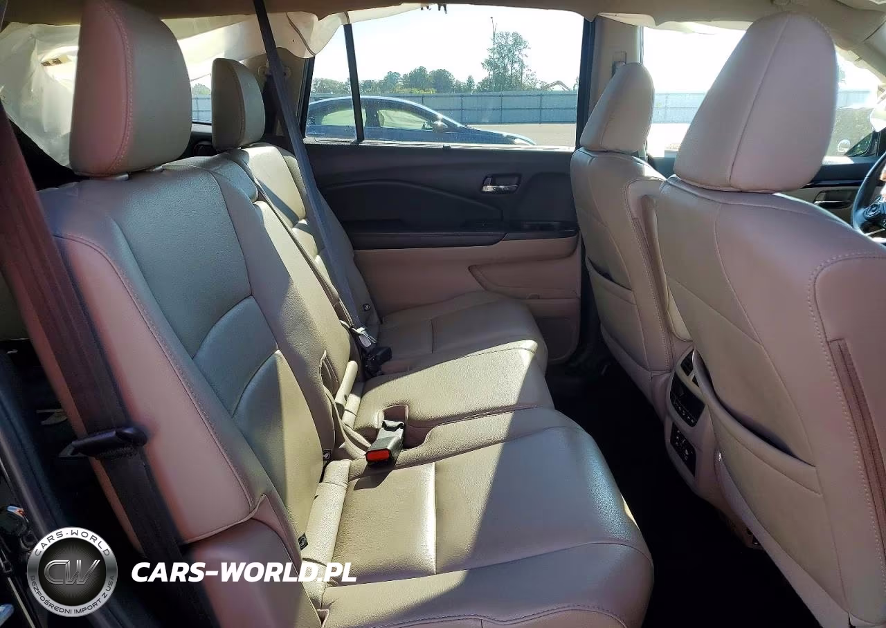 2018 Honda Pilot Touring VIN:5FNYF6H90JB021232 - 11