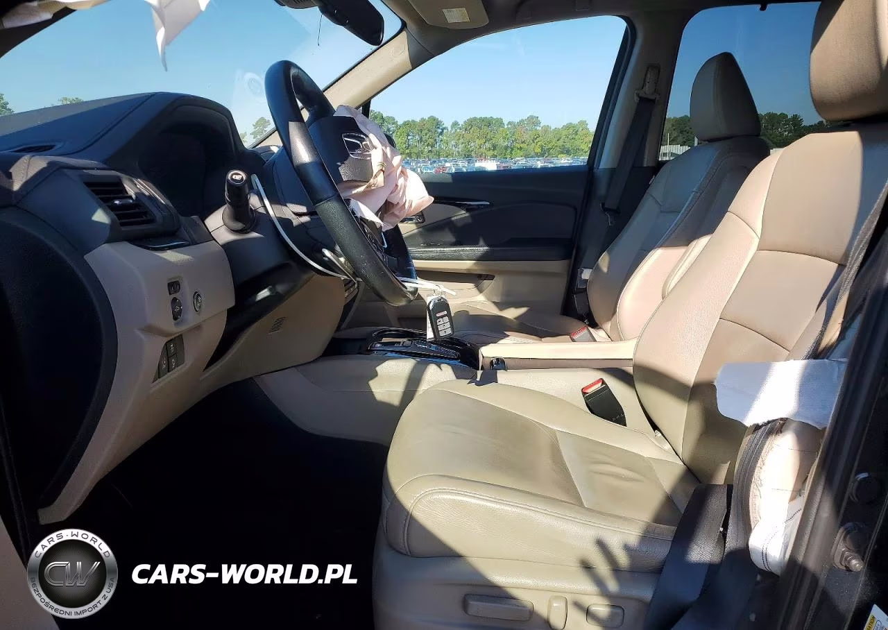 2018 Honda Pilot Touring VIN:5FNYF6H90JB021232 - 7