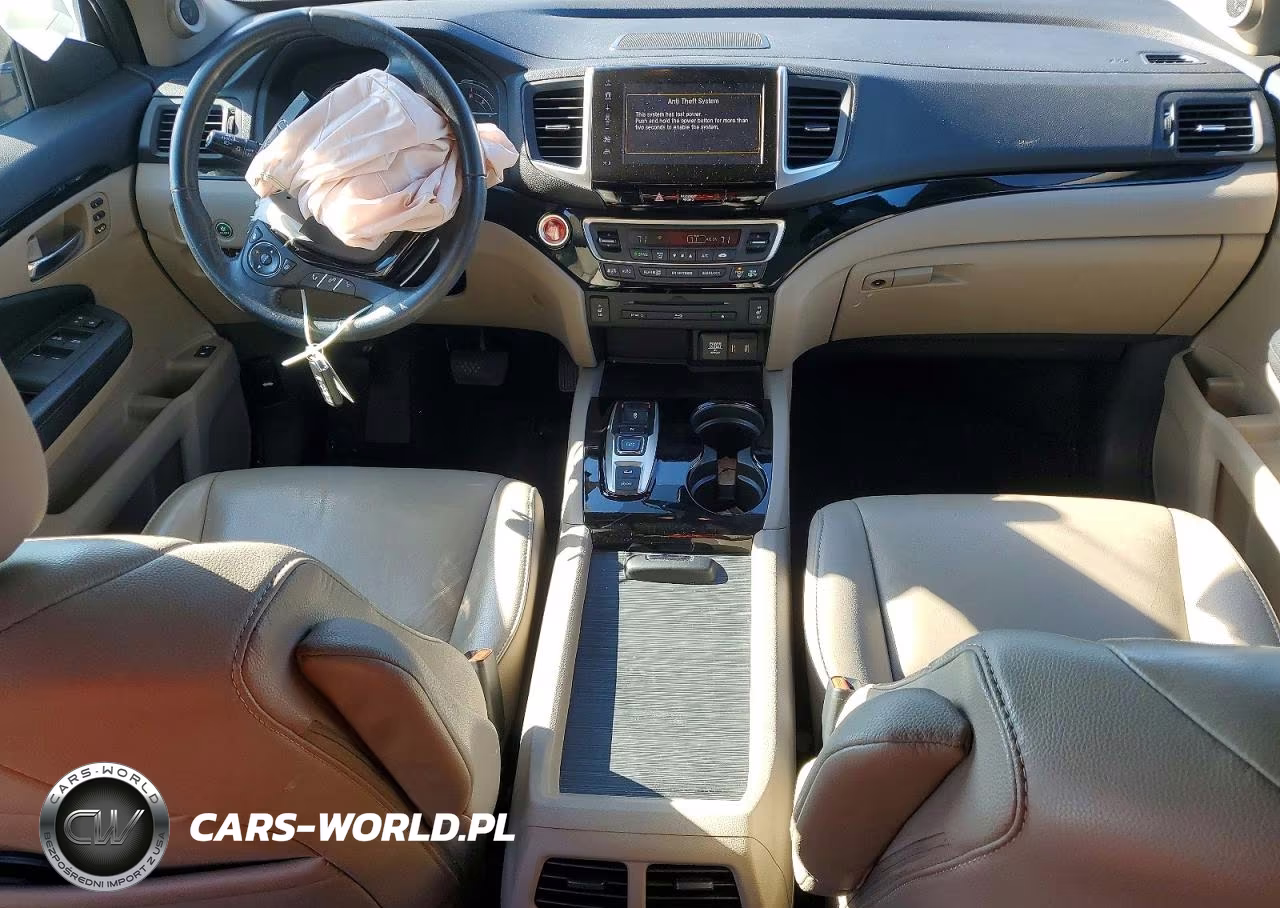 2018 Honda Pilot Touring VIN:5FNYF6H90JB021232 - 8