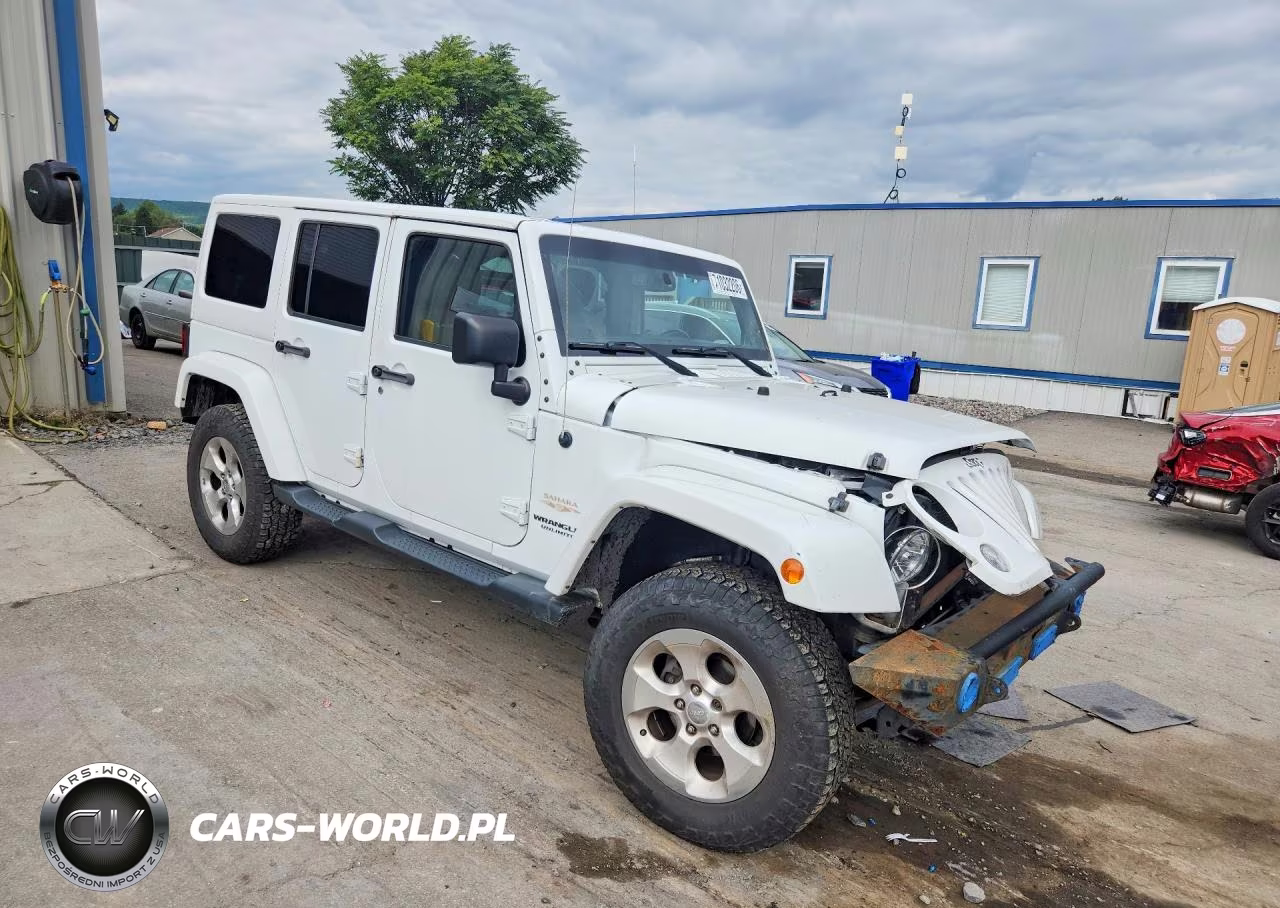 2015 Jeep Wrangler Unlimited Sahara VIN:1C4HJWEG1FL555975 - 4