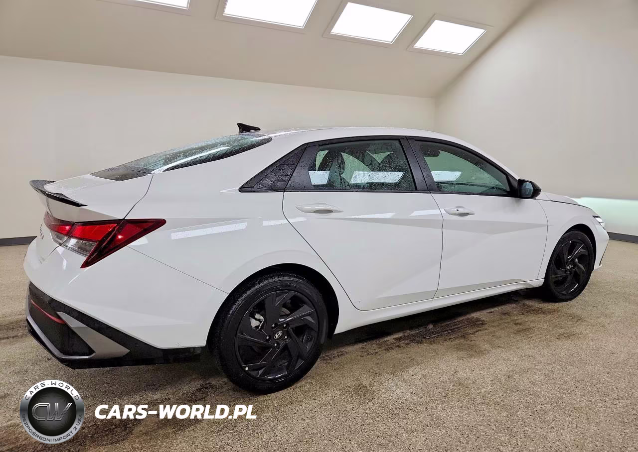 2026 Hyundai Elantra Sel Sport VIN:KMHLM4DG8TU186220 - 3