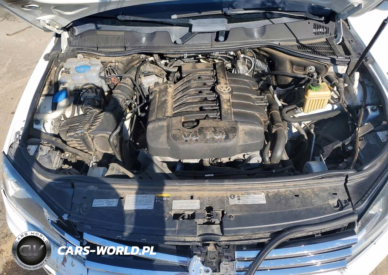 2016 Volkswagen Touareg Sport VIN:WVGEF9BPXGD011802 - 11