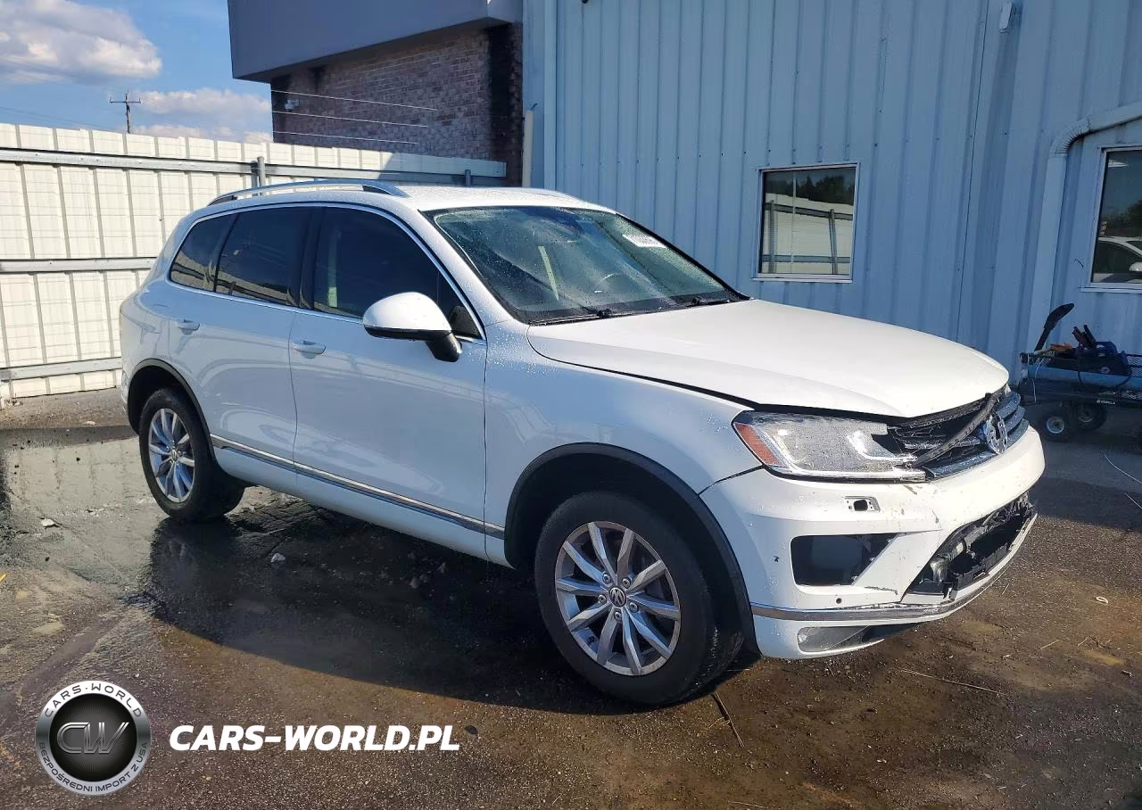2016 Volkswagen Touareg Sport VIN:WVGEF9BPXGD011802 - 4