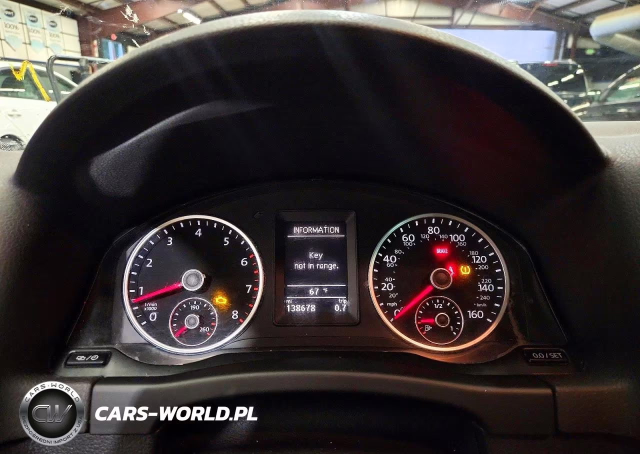 2015 Volkswagen Tiguan S VIN:WVGBV7AX8FW611300 - 9