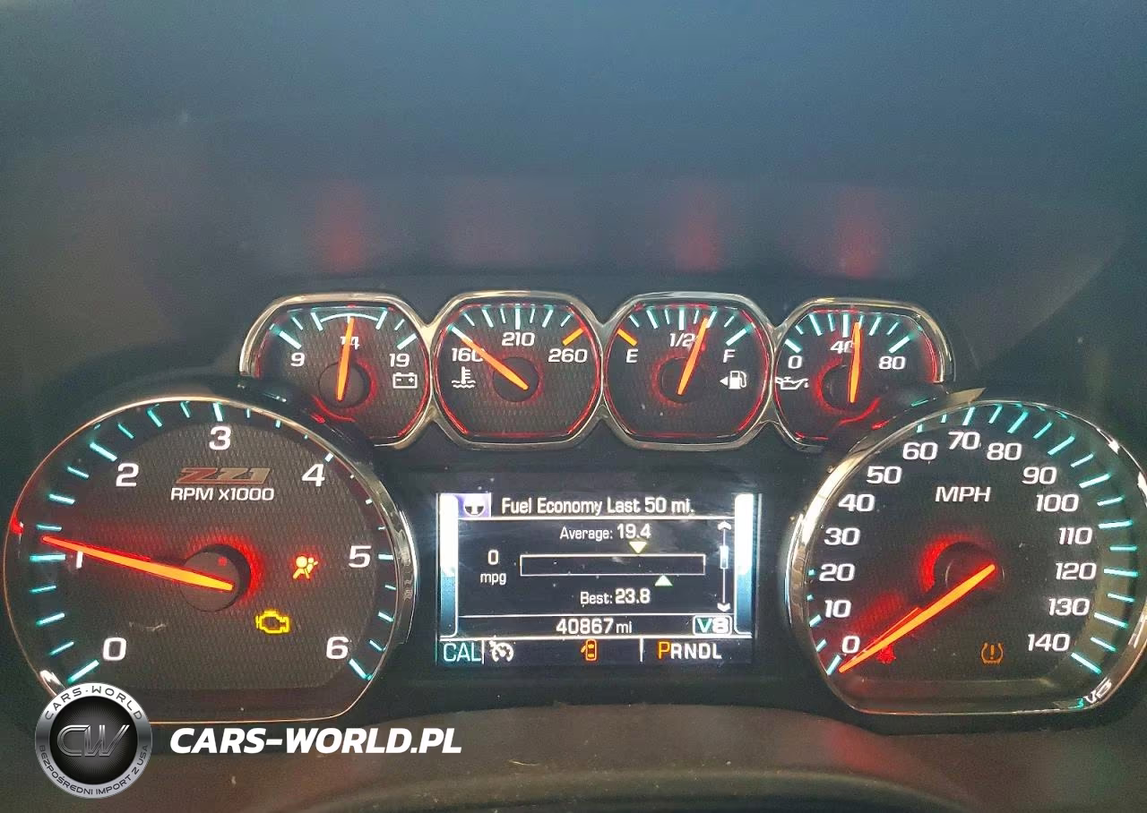 2018 Chevrolet Silverado K1500 Lt VIN:3GCUKREC3JG256696 - 9
