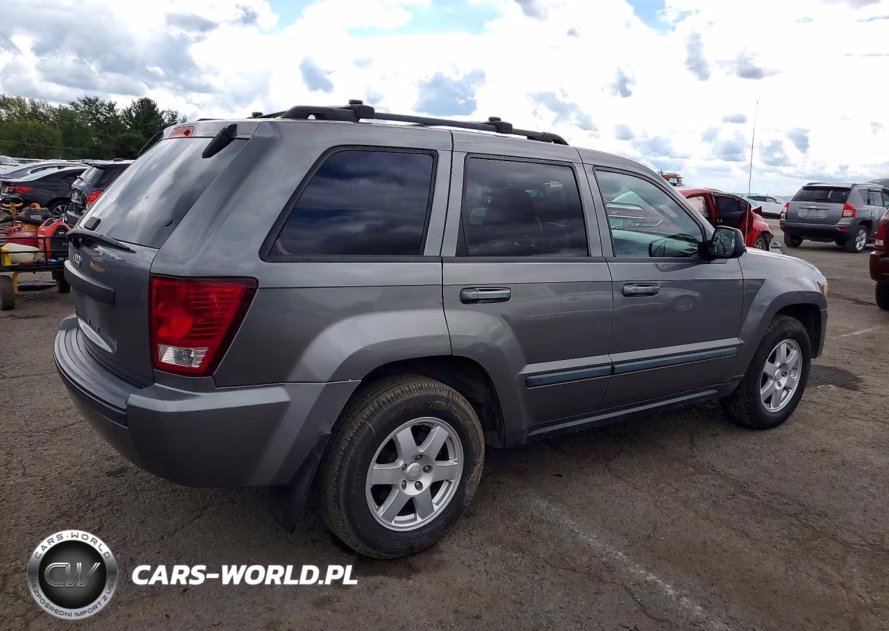 2008 Jeep Grand Cherokee Laredo VIN:1J8GR48KX8C151657 - 3