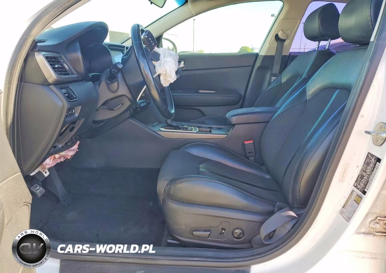 2018 Kia Optima S VIN:5XXGT4L32JG244753 - 7