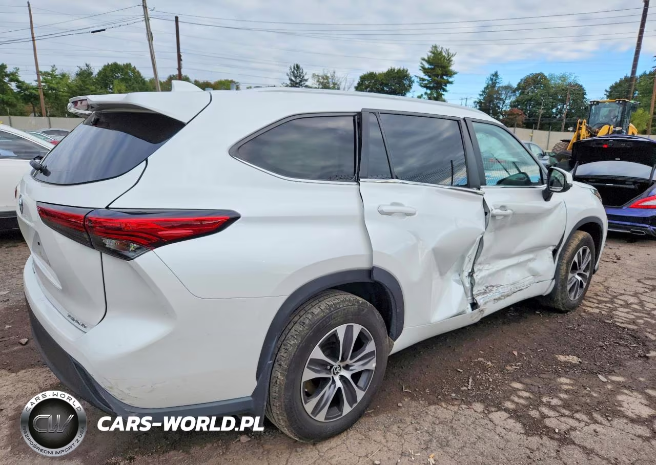 2023 Toyota Highlander Xle VIN:5TDKDRBH1PS015487 - 3