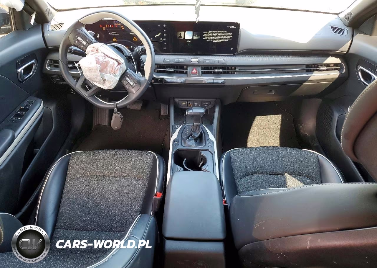2025 Kia K4 Gt Line VIN:3KPFW4DE9SE049701 - 8
