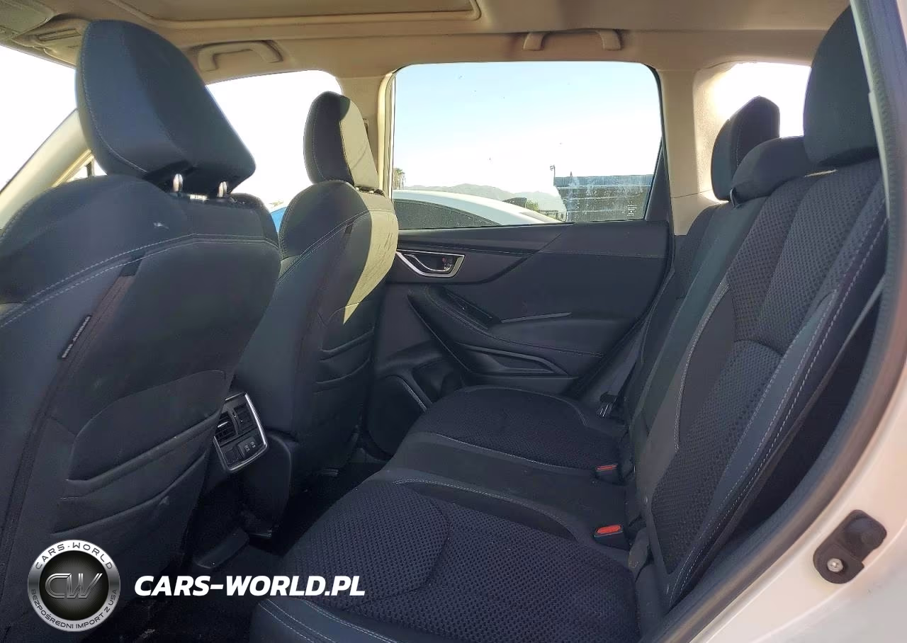 2020 Subaru Forester Premium VIN:JF2SKAJC1LH559632 - 11