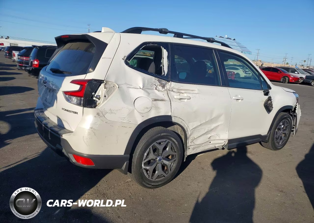 2020 Subaru Forester Premium VIN:JF2SKAJC1LH559632 - 3