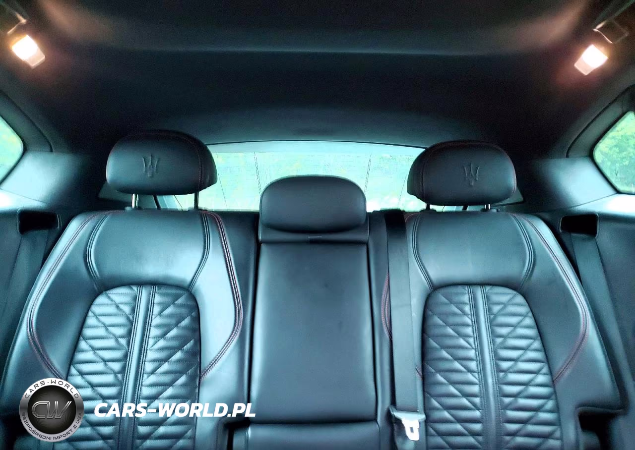 2019 Maserati Levante S Sport VIN:ZN661YUSXKX313535 - 10
