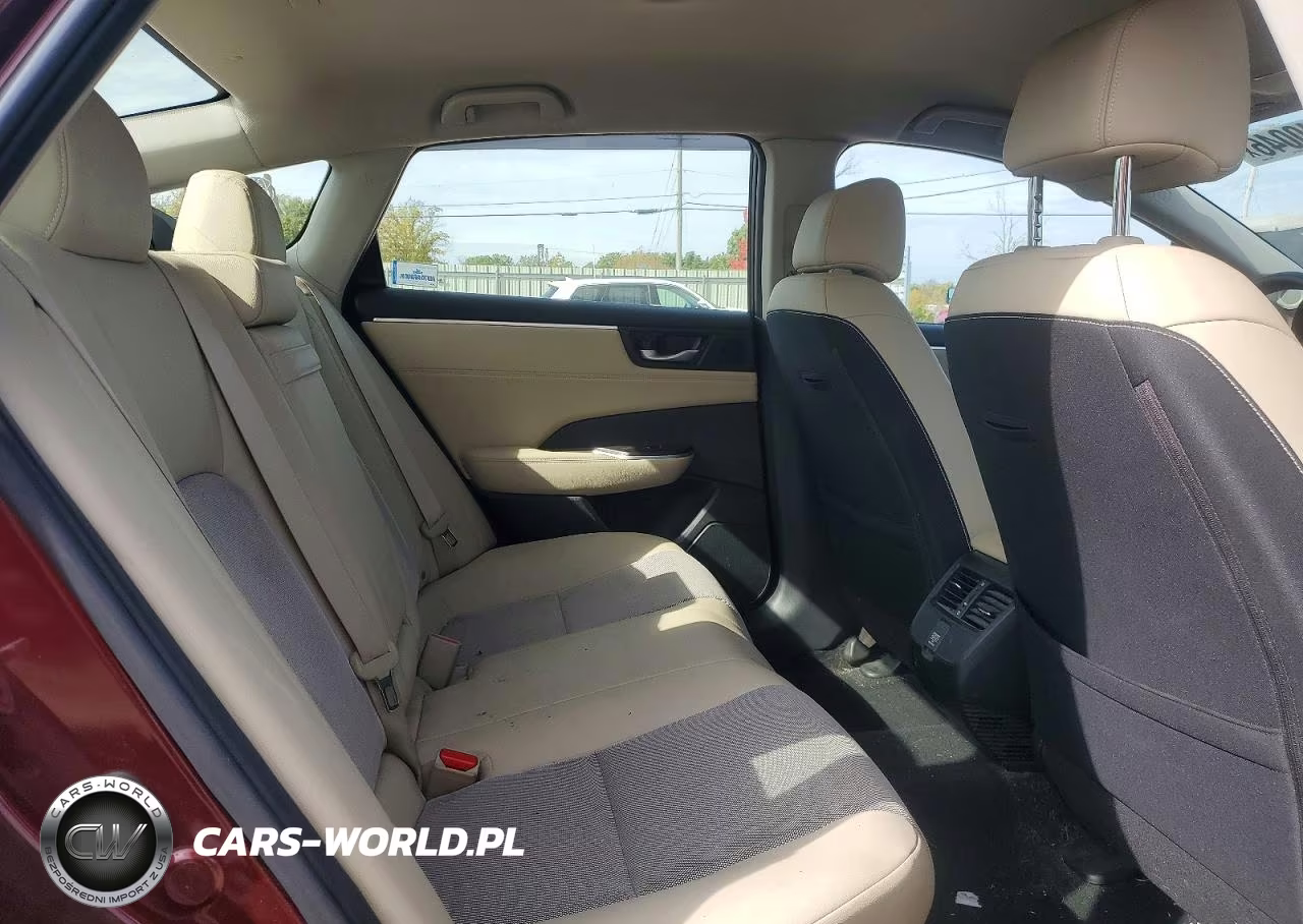 2019 Honda Clarity VIN:JHMZC5F12KC000979 - 10
