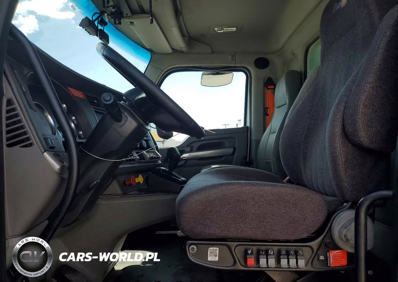 2017 Kenworth T680 Dump Truck VIN:1XKYA48X2HJ160397 - 7