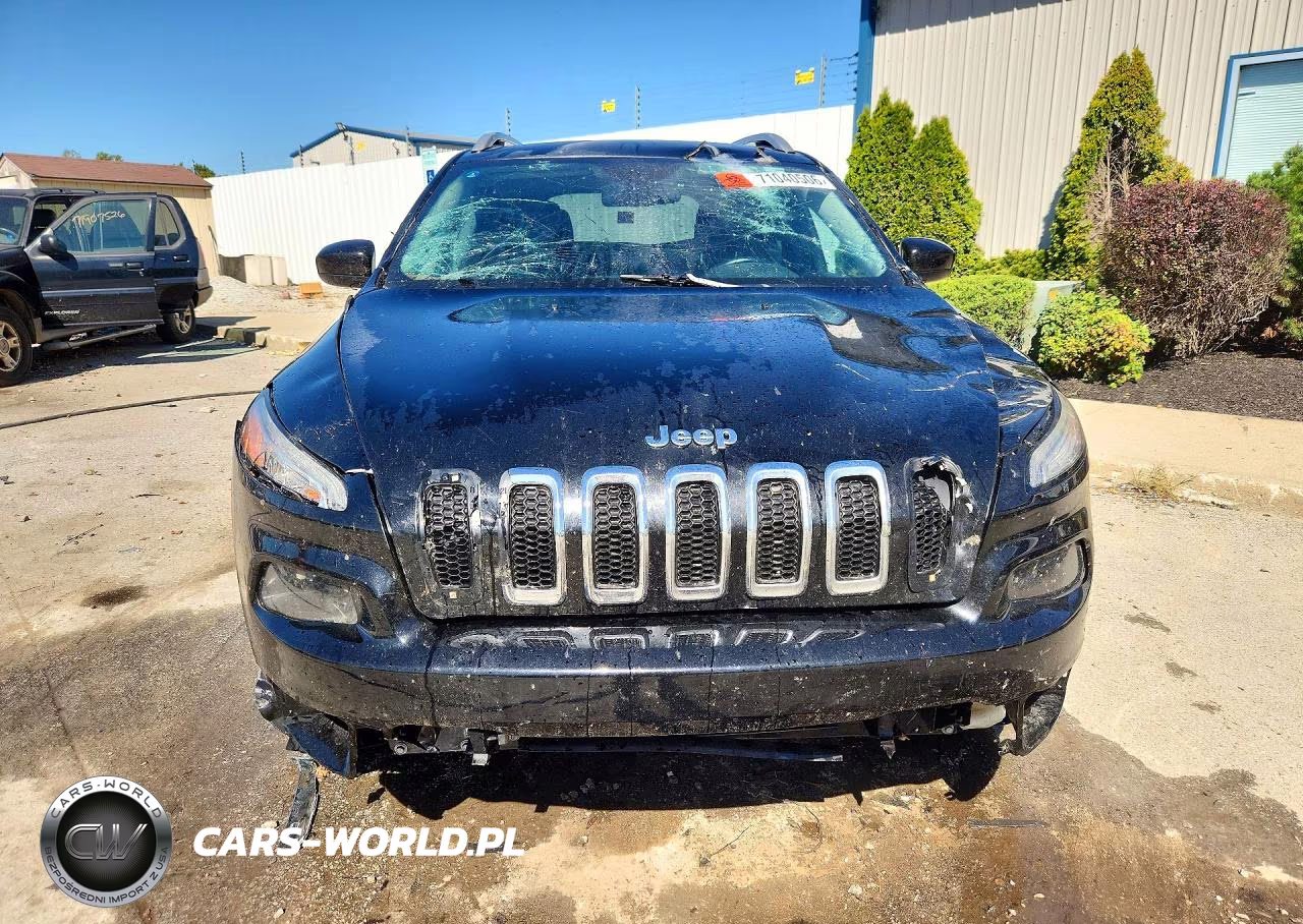 2018 Jeep Cherokee Latitude VIN:1C4PJMCX7JD615036 - 5