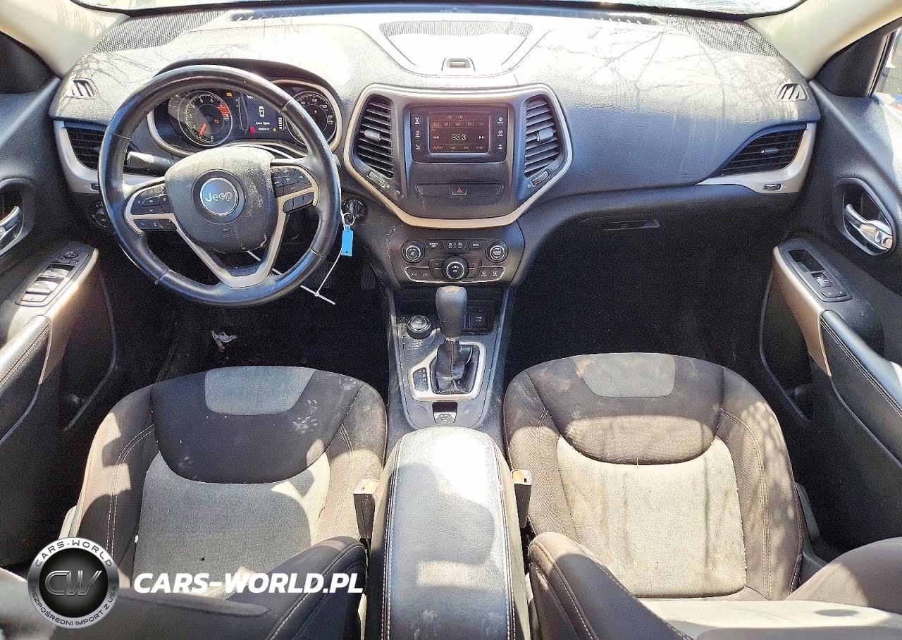 2018 Jeep Cherokee Latitude VIN:1C4PJMCX7JD615036 - 8
