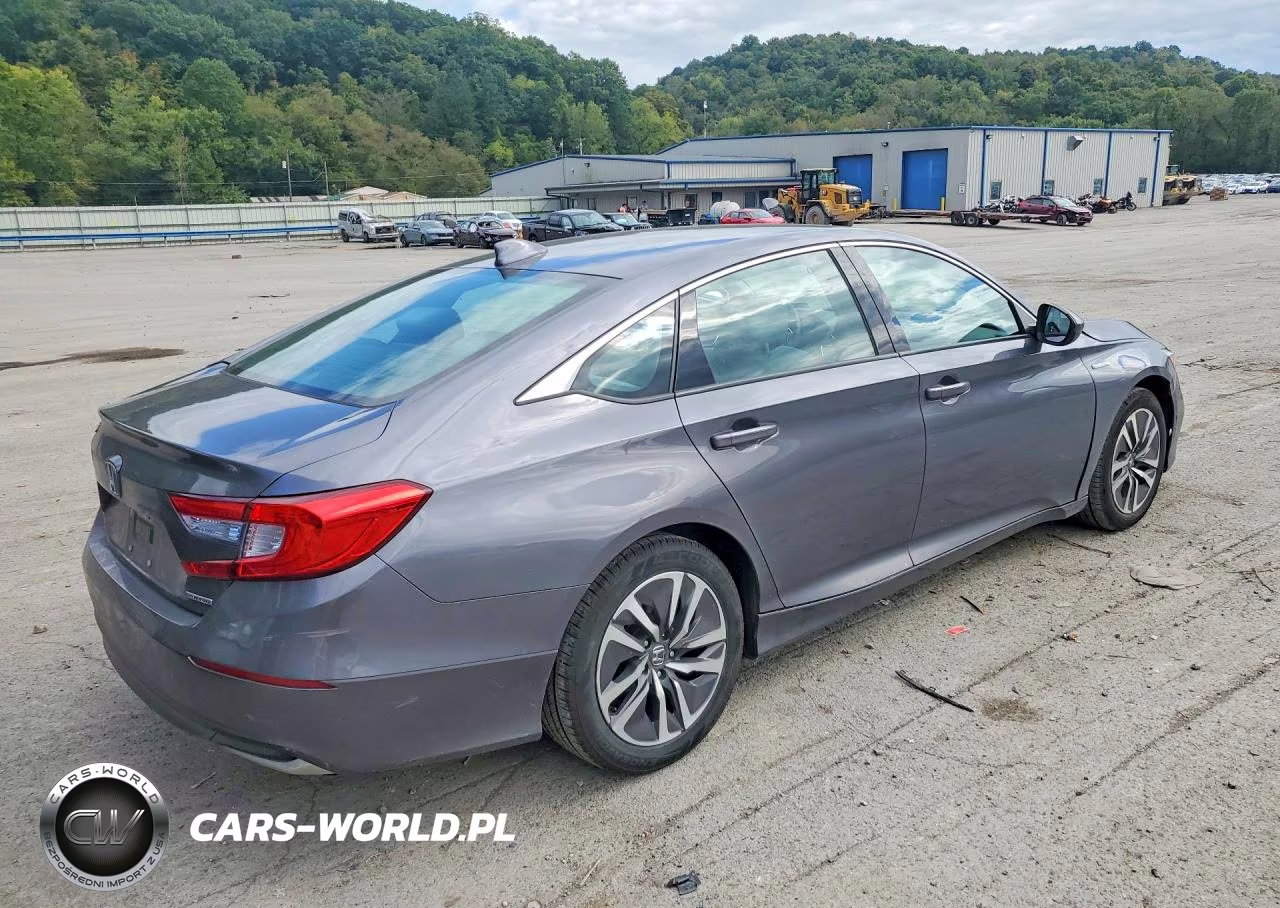 2018 Honda Accord Hybrid VIN:1HGCV3F11JA006631 - 3