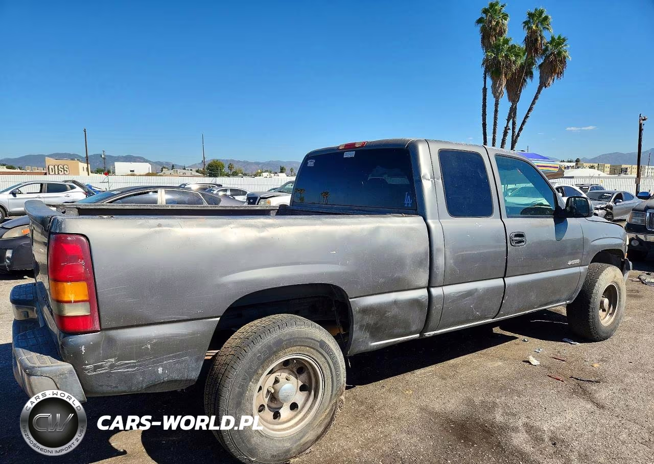 2001 Chevrolet Silverado C1500 VIN:2GCEC19V811379823 - 3