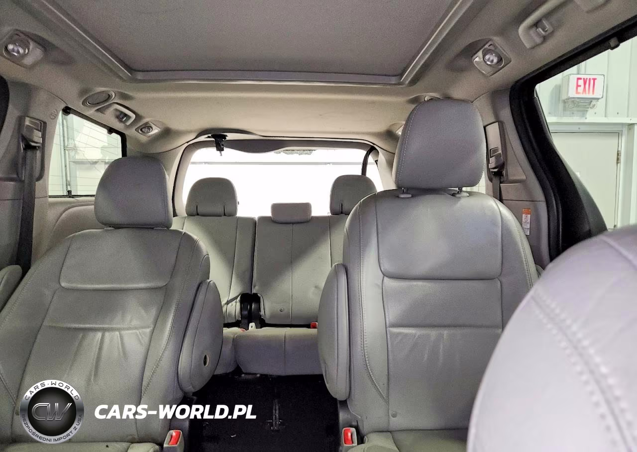 2017 Toyota Sienna Limited Premium 7-Passenger VIN:5TDDZ3DC2HS166770 - 10